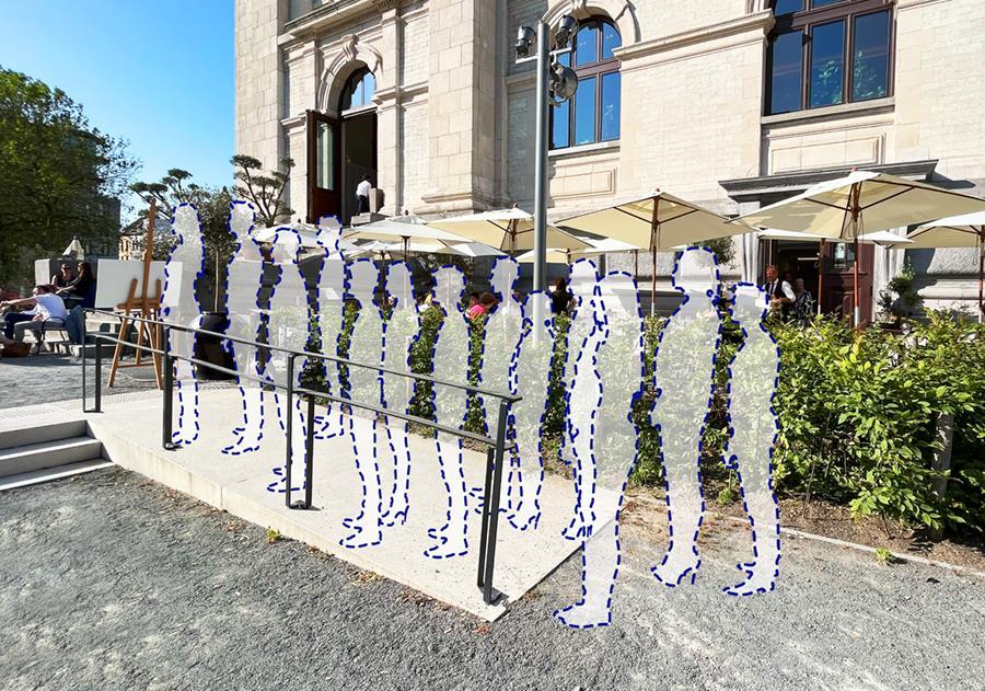 Resengo ResQueue An image of a queue with guests. This image is used in a Resengo blog about the ResQueue queuing system for hospitality industry.